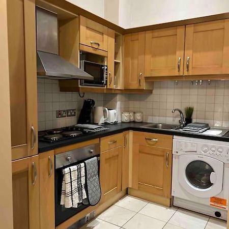 Victorian Stay In Ocean Village Southampton Esterno foto