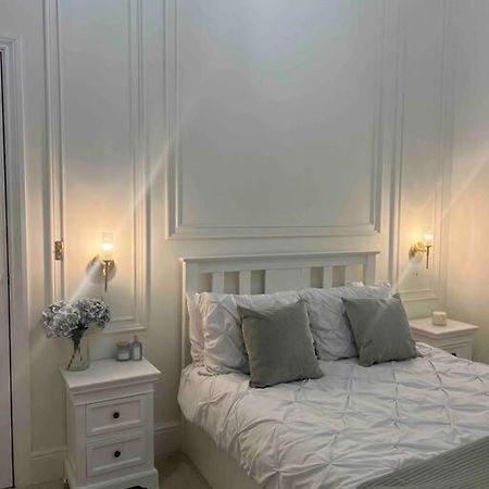 Victorian Stay In Ocean Village Southampton Esterno foto