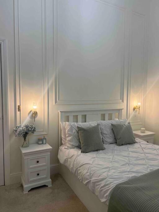 Victorian Stay In Ocean Village Southampton Esterno foto