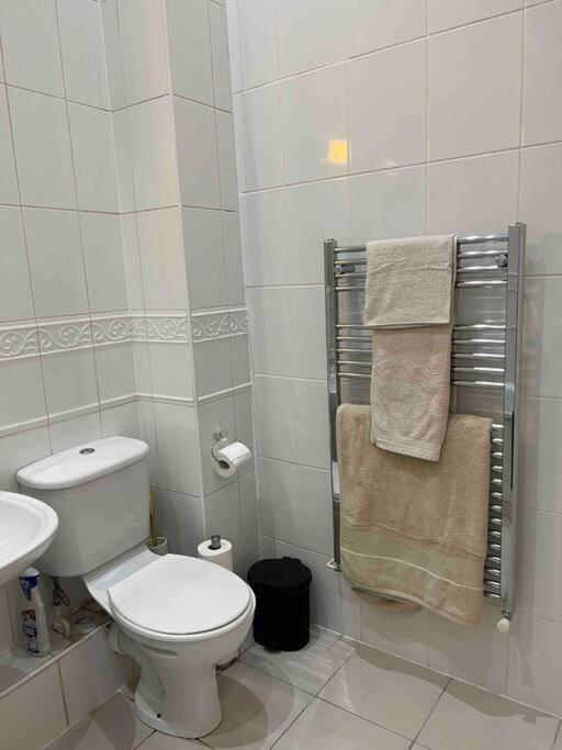 Victorian Stay In Ocean Village Southampton Esterno foto