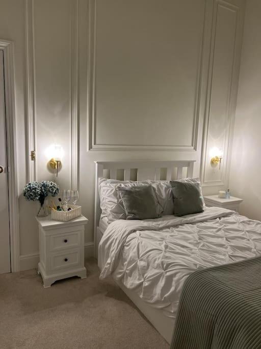 Victorian Stay In Ocean Village Southampton Esterno foto